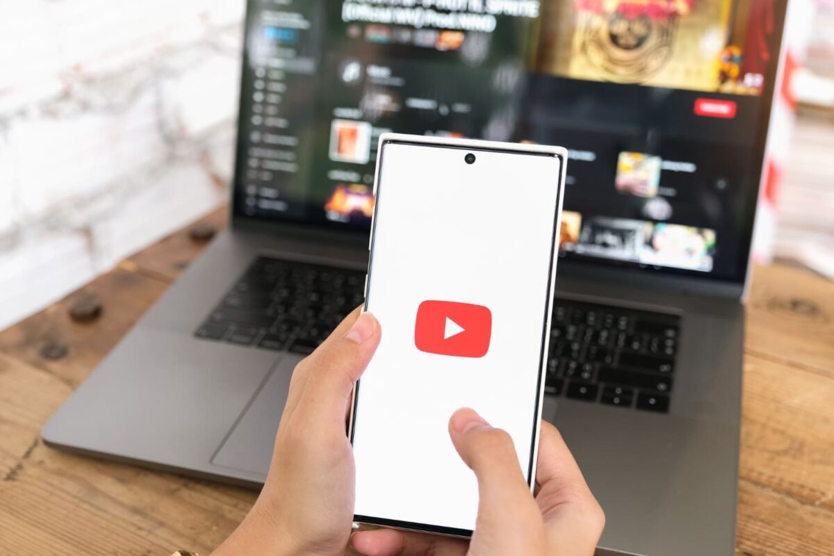 How to Live Stream on  ᐈ The Ultimate Guide