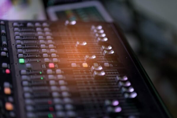 7 Best Church Streaming Software for Beginners – Honey Optics