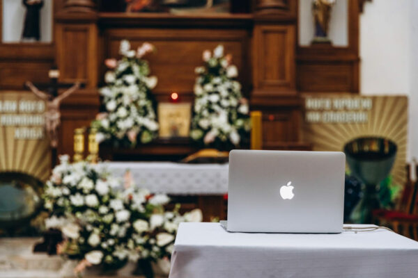 How To Setup Live Streaming for Church? – Honey Optics